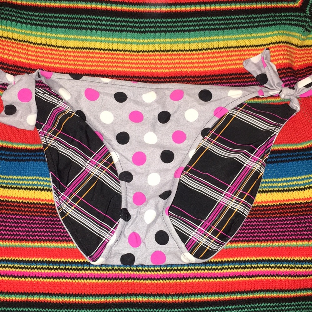 Super cute NWOT reversible bikini